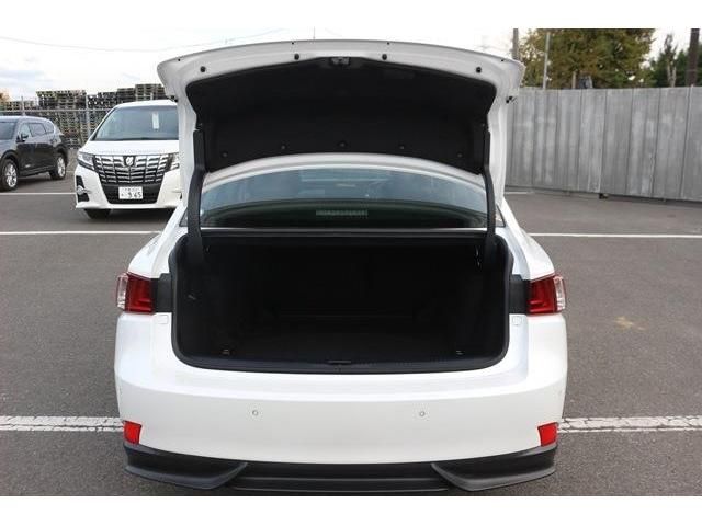 Lexus IS 2015-01 27681-11