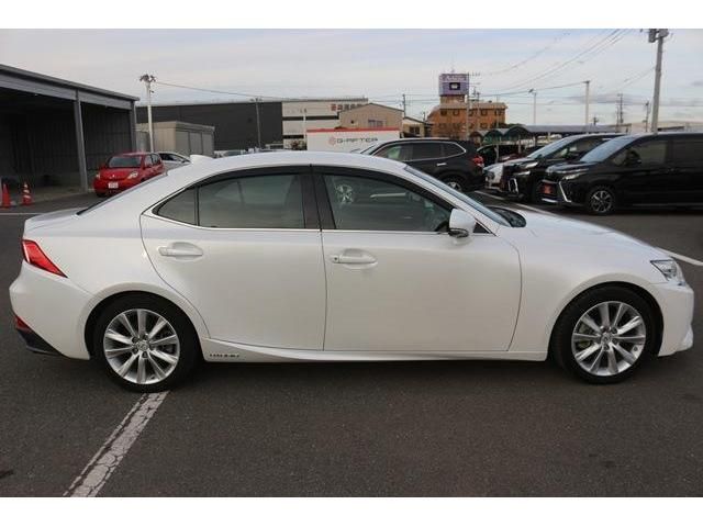 Lexus IS 2015-01 27681-2