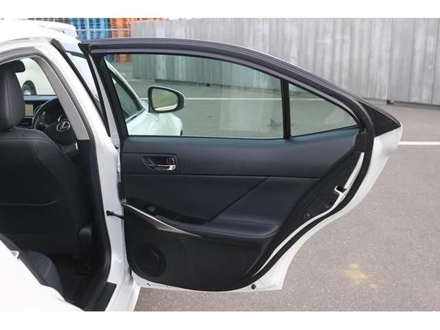 Lexus IS 2015-01 27681-10