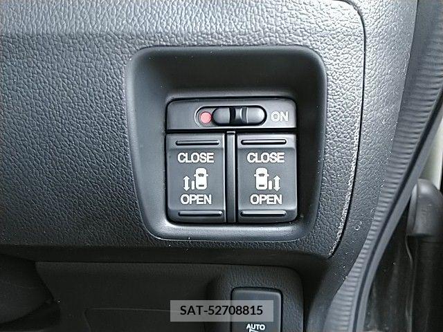 Honda N BOX CUSTOM 2017-04 279178-5
