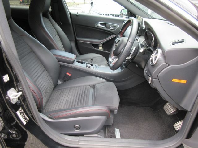 Mercedes Benz CLA-CLASS 2017-09 4266-21