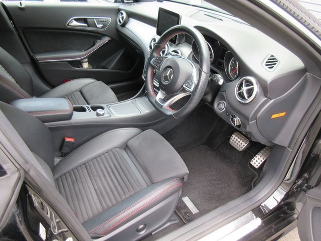 Mercedes Benz CLA-CLASS 2017-09 4266-23