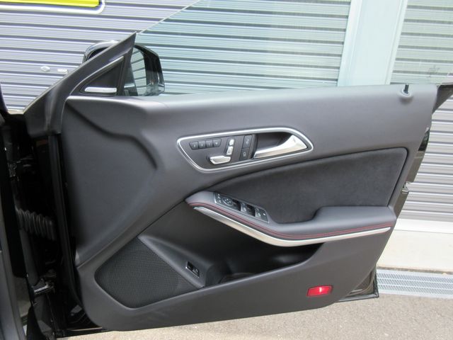 Mercedes Benz CLA-CLASS 2017-09 4266-25