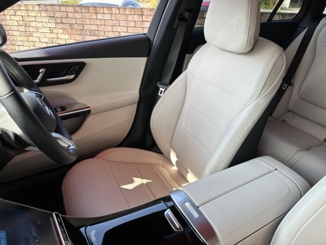 Mercedes Benz C-CLASS 2022-12 23951-26