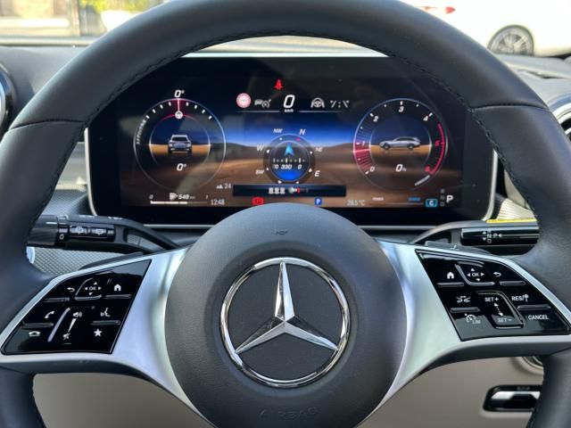 Mercedes Benz C-CLASS 2022-12 23951-24
