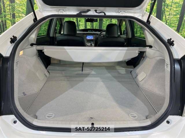 Toyota PRIUS 2012-01 210370-10
