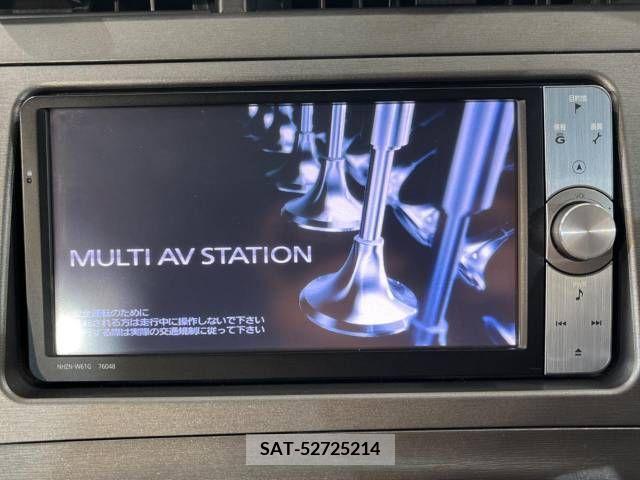 Toyota PRIUS 2012-01 210370-2