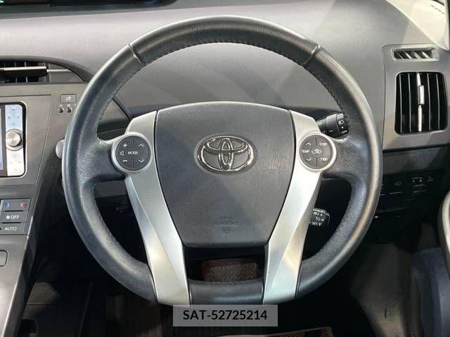 Toyota PRIUS 2012-01 210370-11