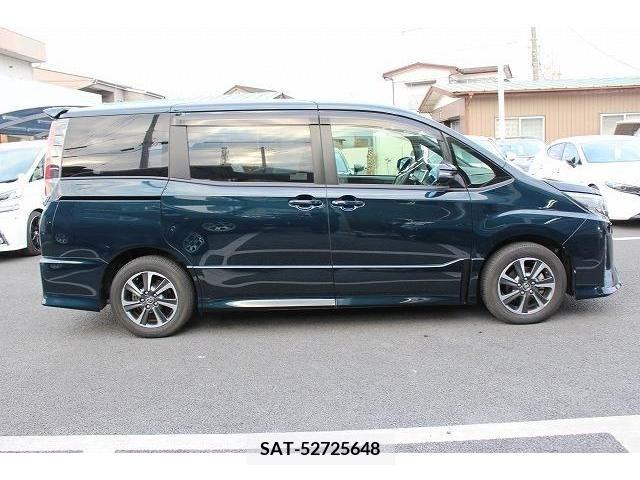 Toyota NOAH 2017-12 220939-6