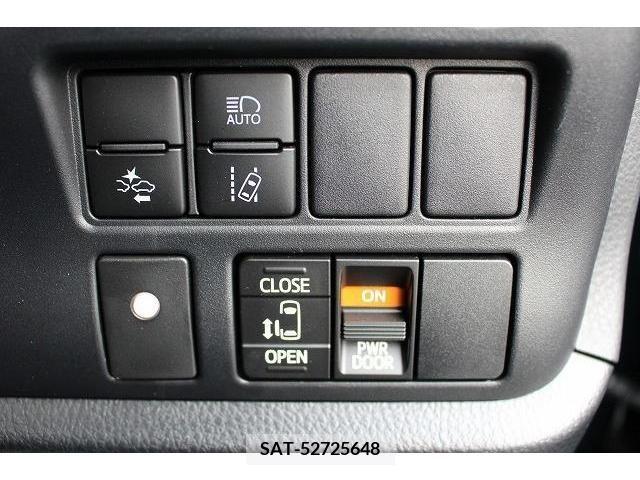 Toyota NOAH 2017-12 220939-3