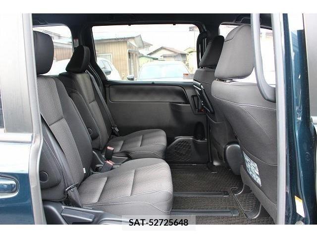 Toyota NOAH 2017-12 220939-13