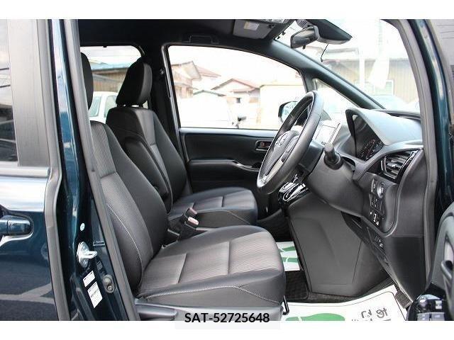 Toyota NOAH 2017-12 220939-12
