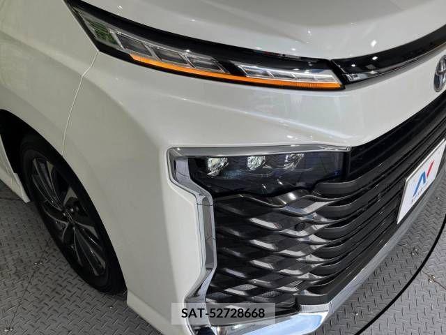 Toyota VOXY 2022-10 341773-13
