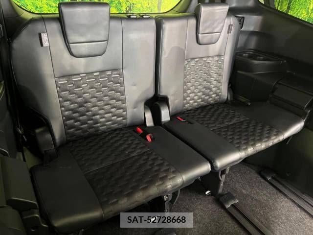 Toyota VOXY 2022-10 341773-10