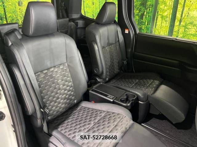 Toyota VOXY 2022-10 341773-9