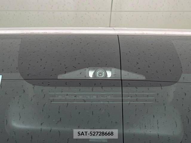 Toyota VOXY 2022-10 341773-4