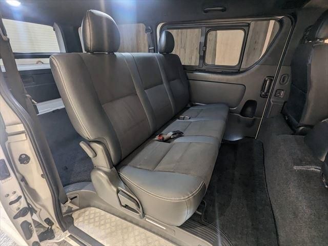 Toyota HIACE VAN 2019-12 180914-20