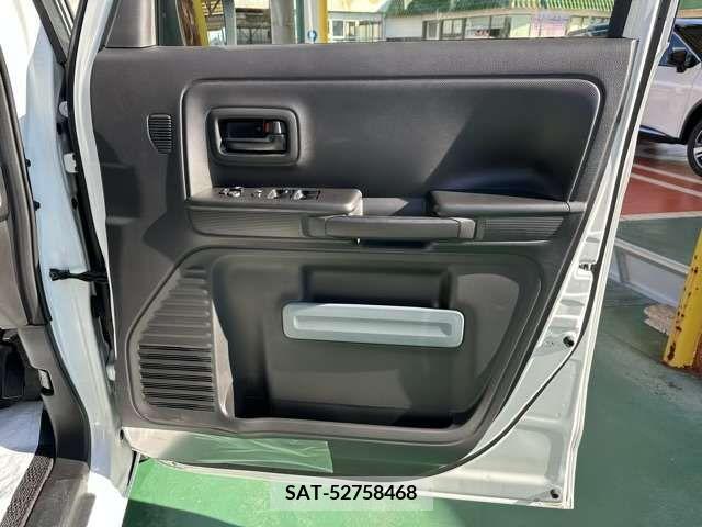 Suzuki SPACIA 2022-08 212557-18