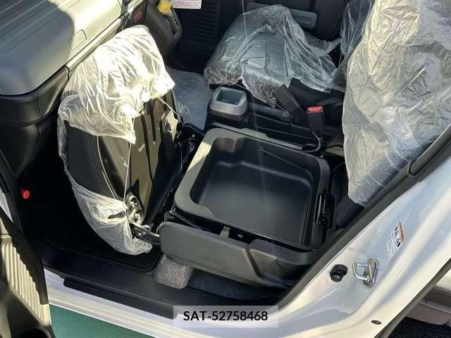 Suzuki SPACIA 2022-08 212557-15