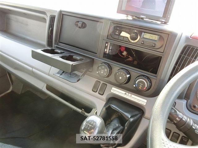 Mitsubishi CANTER 2015-03 302649-27
