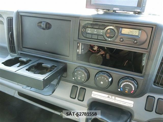 Mitsubishi CANTER 2015-03 302649-25