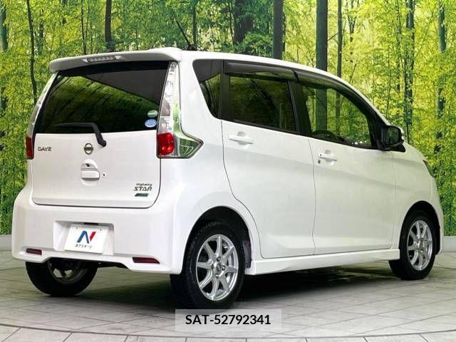Nissan DAYZ 2015-06 333995-17