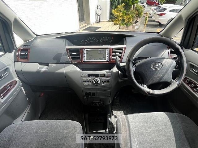 Toyota NOAH 2005-07 240969-1