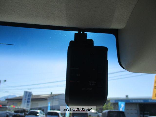 Honda N BOX 2023-03 377923-11