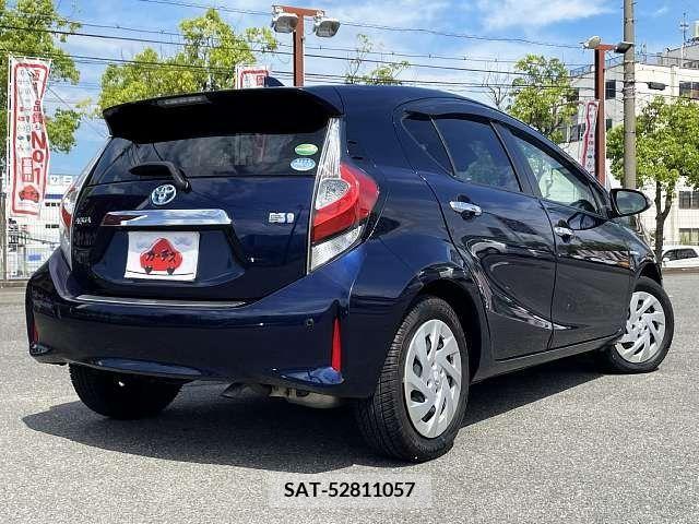 Toyota AQUA 2018-03 356218-2