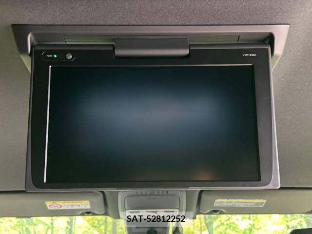 Toyota ESQUIRE 2017-08 377271-3