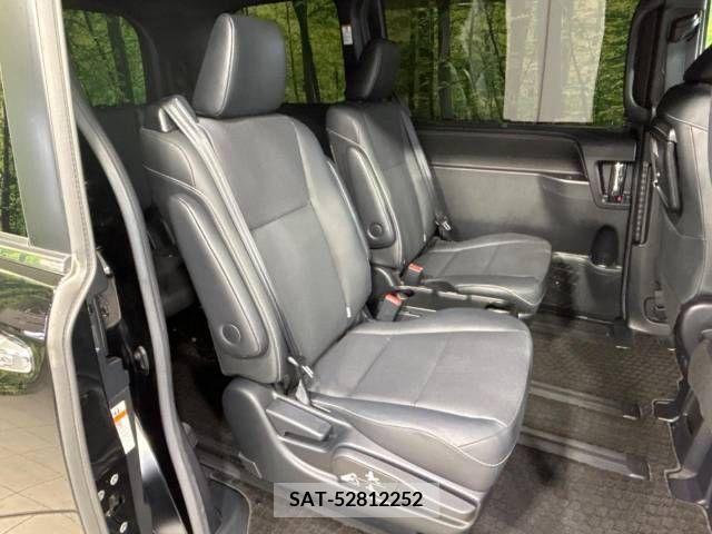 Toyota ESQUIRE 2017-08 377271-9