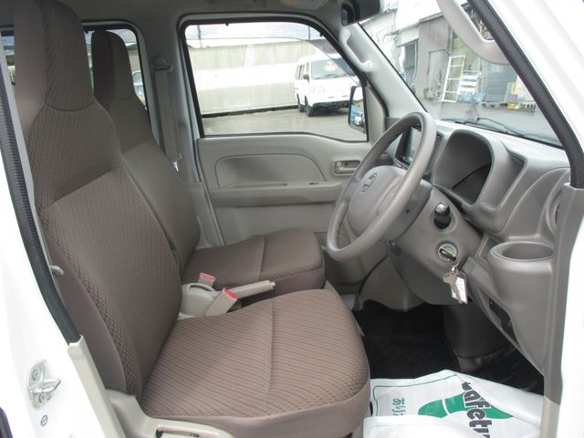 Nissan CLIPPER 2017-08 10480-14