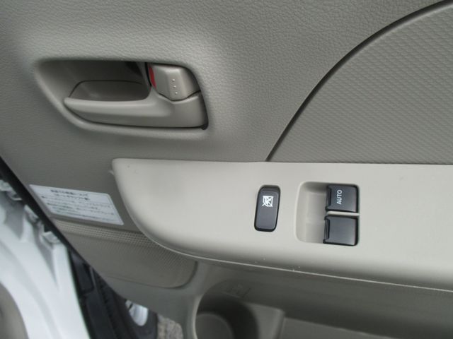 Nissan CLIPPER 2017-08 10480-24