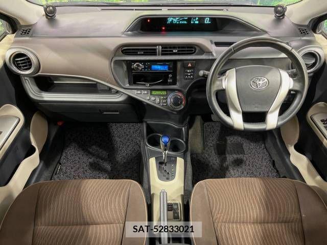 Toyota AQUA 2012-10 356175-1