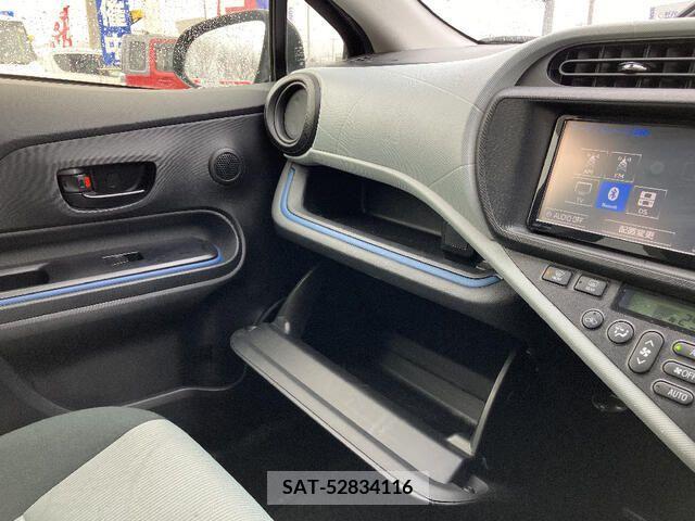 Toyota AQUA 2014-08 260358-17