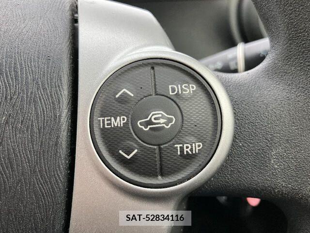 Toyota AQUA 2014-08 260358-11