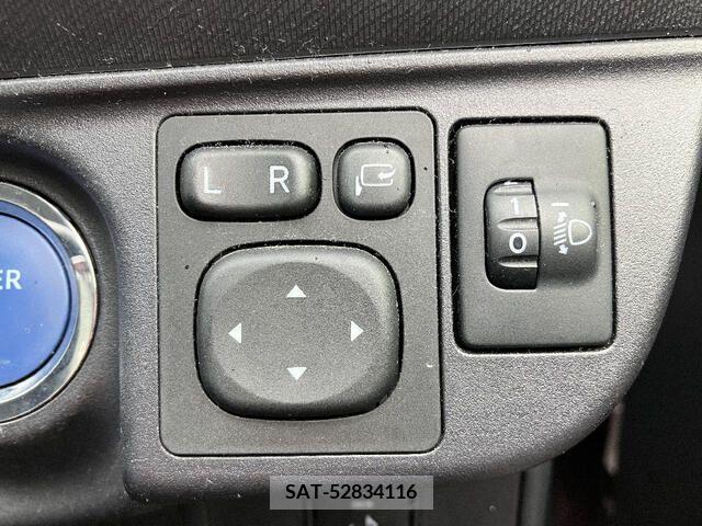 Toyota AQUA 2014-08 260358-15