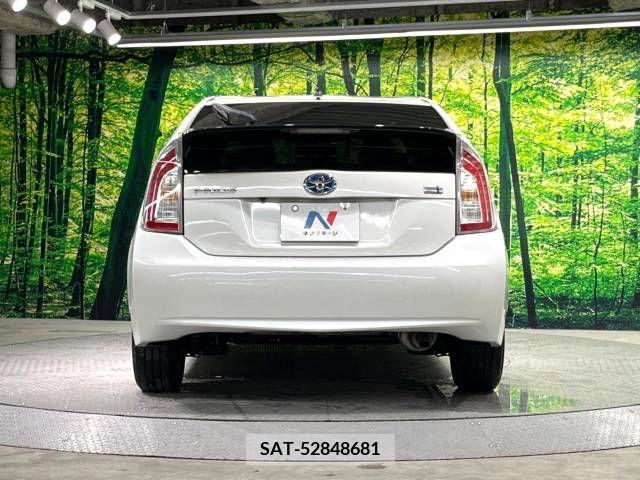 Toyota PRIUS 2015-04 386328-15