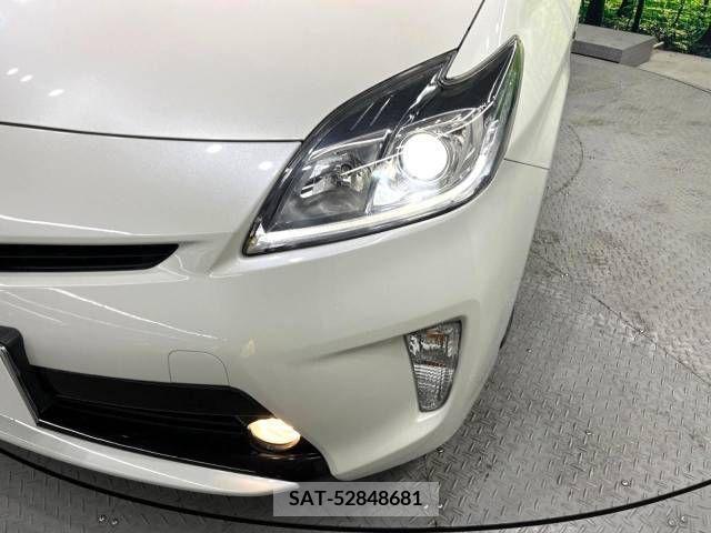 Toyota PRIUS 2015-04 386328-12