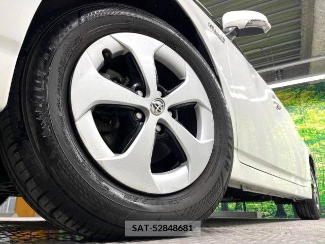 Toyota PRIUS 2015-04 386328-13