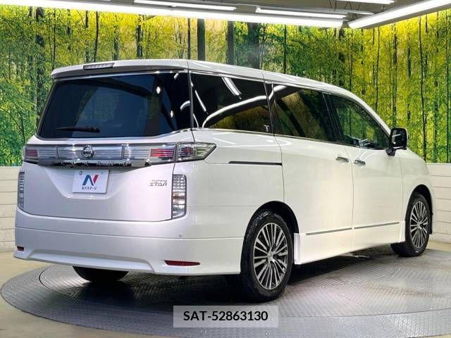 Nissan ELGRAND 2016-03 359672-17