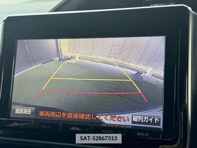 Toyota VOXY 2016-02 346311-3