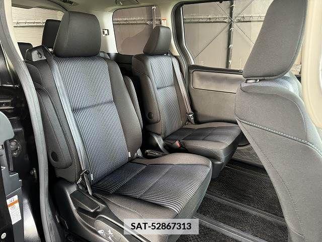 Toyota VOXY 2016-02 346311-9