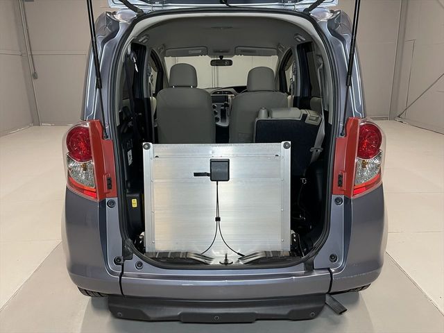 Toyota RACTIS 2010-08 13031-6