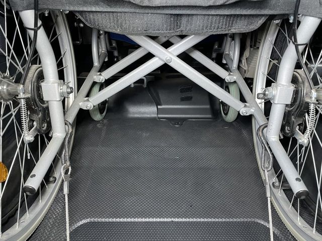 Toyota RACTIS 2010-08 13031-12