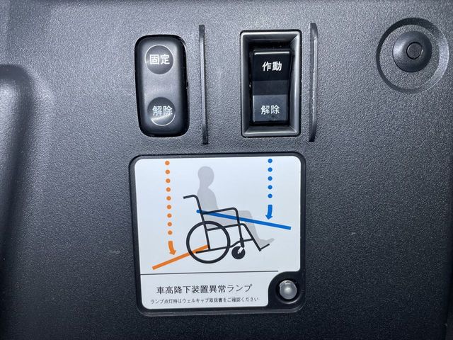 Toyota RACTIS 2010-08 13031-7