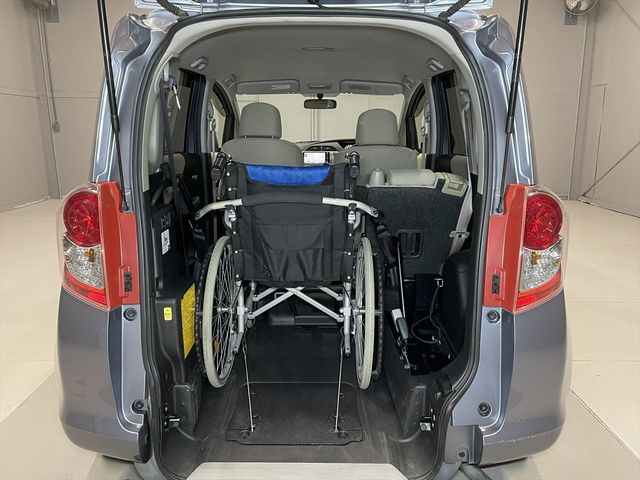 Toyota RACTIS 2010-08 13031-5
