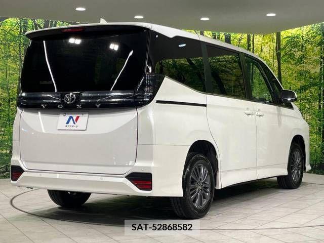 Toyota VOXY 2023-05 289247-17