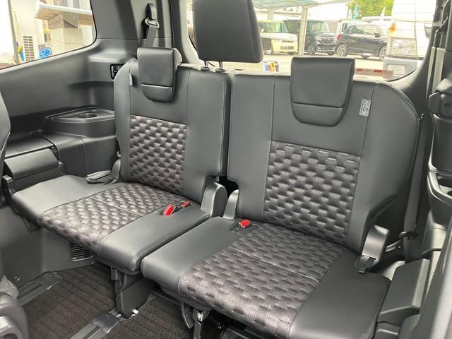 Toyota VOXY 2023-07 5645-11