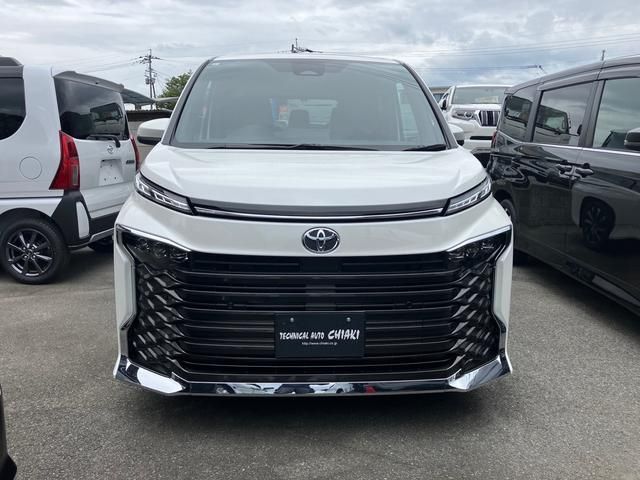 Toyota VOXY 2023-07 5645-1